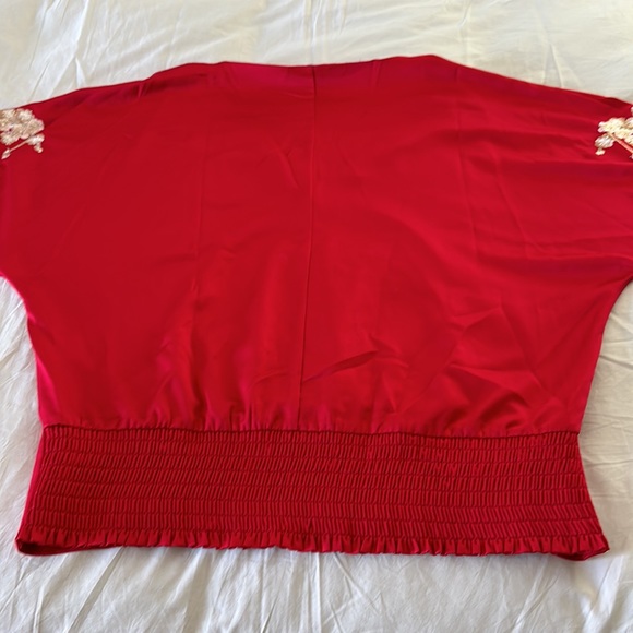 New York & Co. size M, Red silky blouse with cherry blossom embroidery - Picture 3 of 7